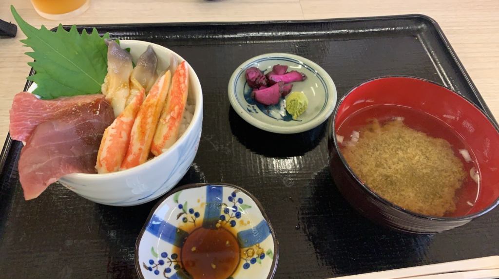 北海道ランチの海鮮丼